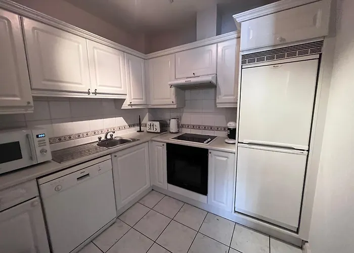 The Canal View * Dublin