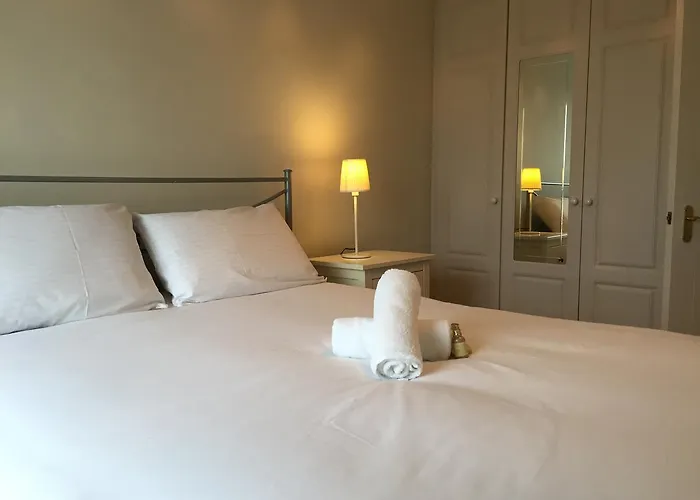 The Canal View アパート